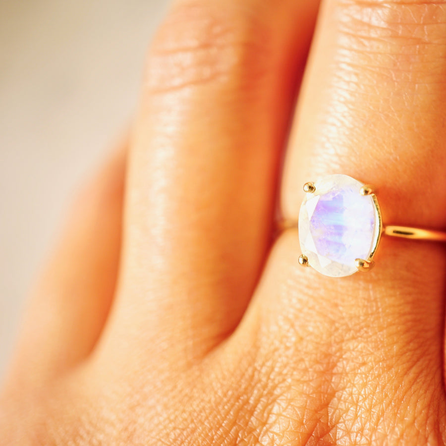 Oval Moonstone Solitaire Ring - Rainbow Moonstone Gold Ring - Moonstone Engagement Ring